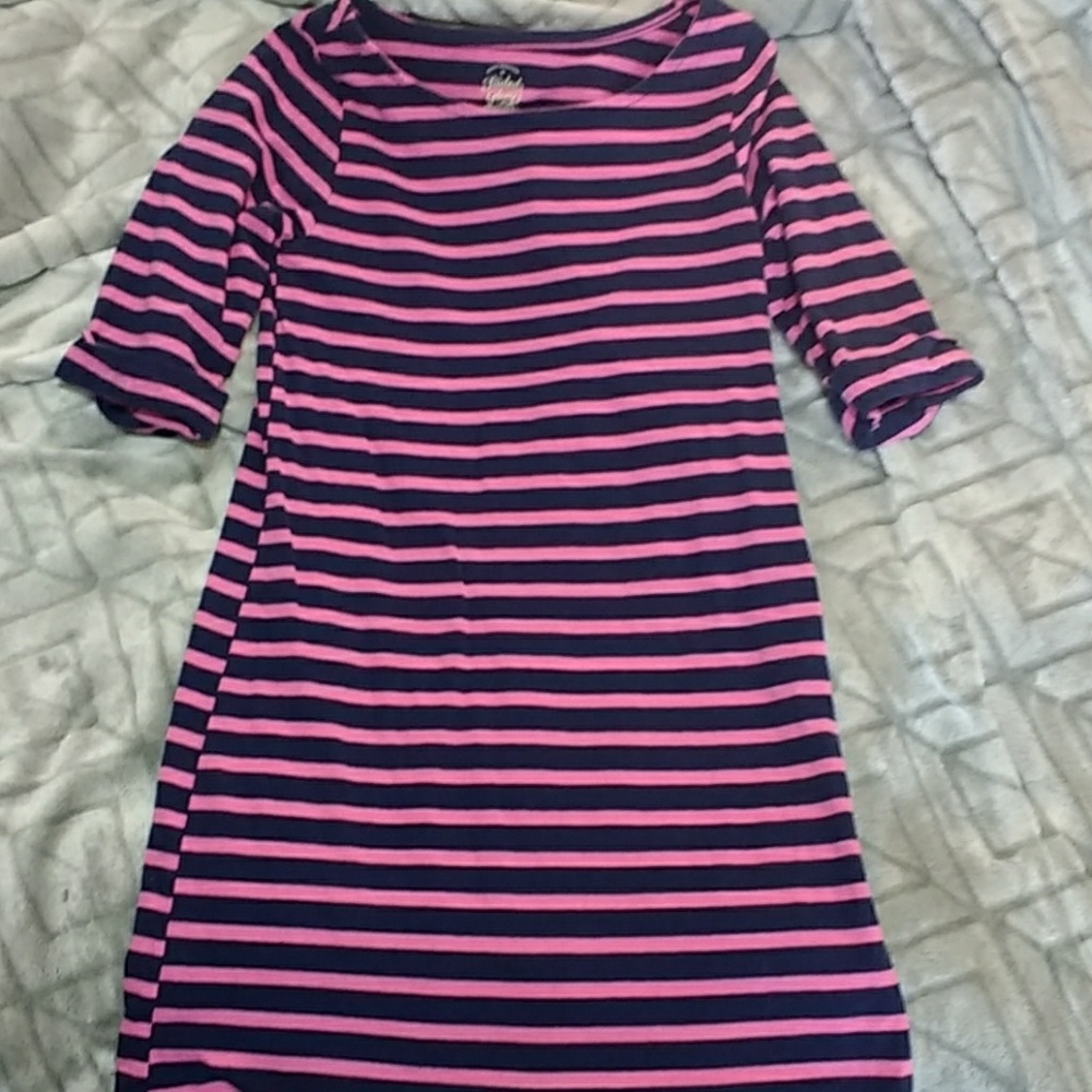 Girls size 10-12 3/4 length sleeve, mid length